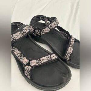 Teva Sandal Pink Embroidery